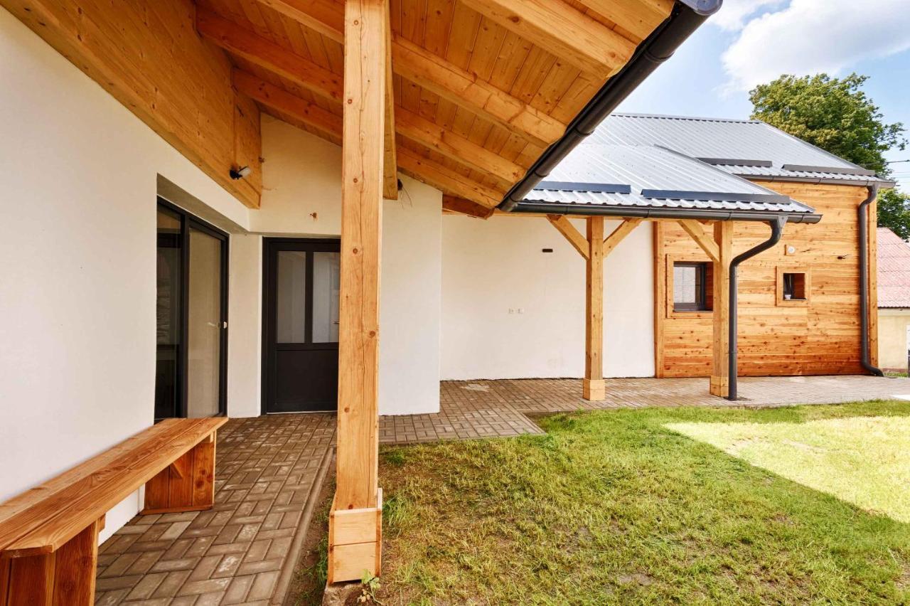 Chalupa Ceska Kanada Guest House Dobrohor Luaran gambar