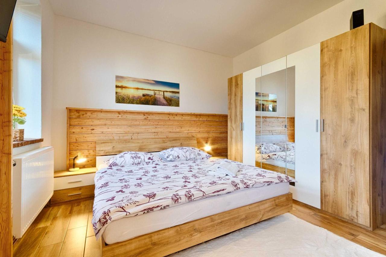 Chalupa Ceska Kanada Guest House Dobrohor Luaran gambar